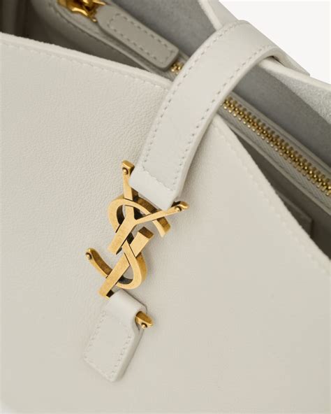 le 5 à 7 supple small in grained leather